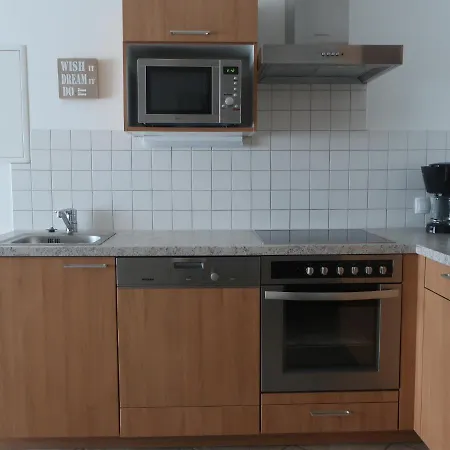 Yako - Center Wagrain